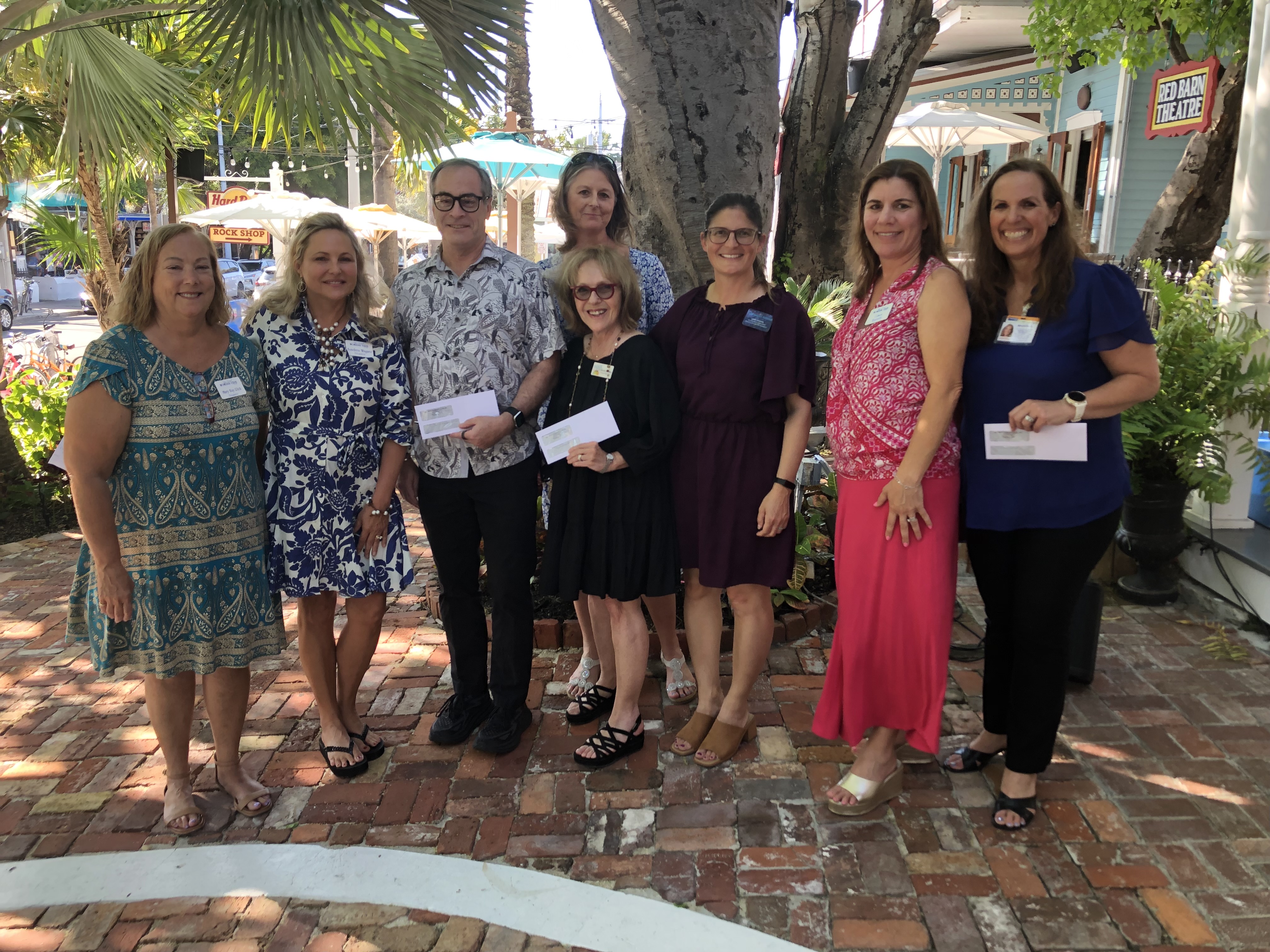 Women’s Club Donates $2000 to the Friends